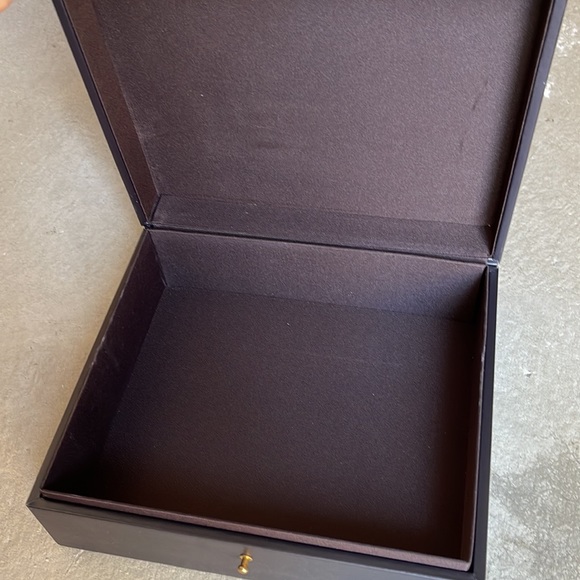 5/$10 Storage box with push down latch. - Picture 2 of 4